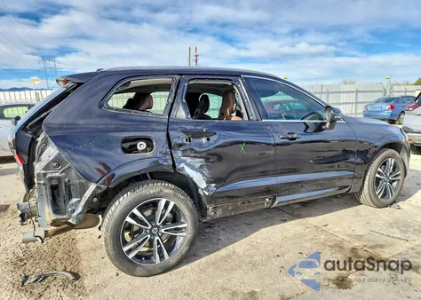 2020 Volvo Xc60 T5 Momentum z USA, uszkodzony, nr VIN YV4102RK8L1416734